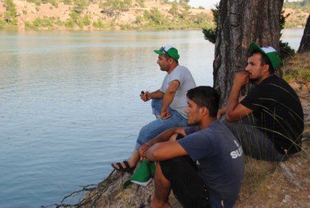 Dalgıçlar Manavgat Irmağı'na Düşen Paraşütçüye Ulaşamadı