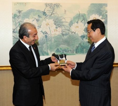 Damızlık sığır maketi Çinli Tarım Bakanı’nı şaşırttı