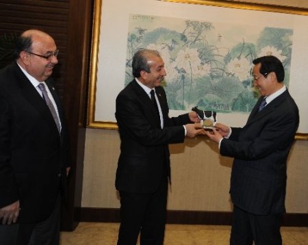 Damızlık sığır maketi Çinli Tarım Bakanı’nı şaşırttı