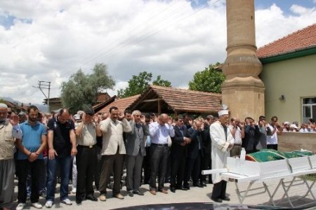 Danıştay 5. Daire üyesi Davaz'ın vefat eden babası son yolculuğuna uğurlandı