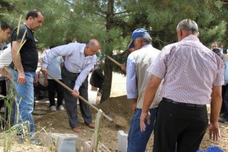 Danıştay 5. Daire üyesi Davaz'ın vefat eden babası son yolculuğuna uğurlandı