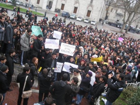 Danıştay'ın Formasyon Kararını Yumurta Pişirerek Protesto Ettiler
