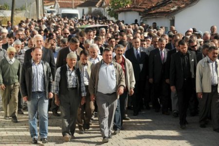 Darbe döneminde asılan Esendağ'ın vefat eden annesi Manisa'da defnedildi