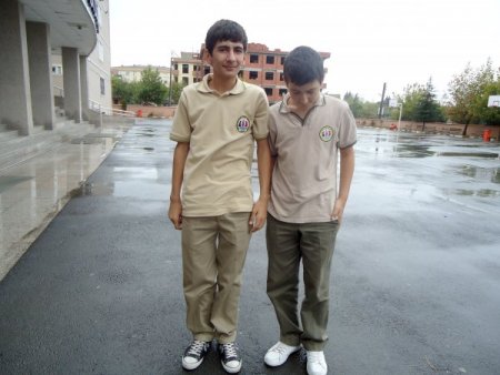 Darıca'da okul kıyafetlerini tek bir firma satınca veliler tepki gösterdi