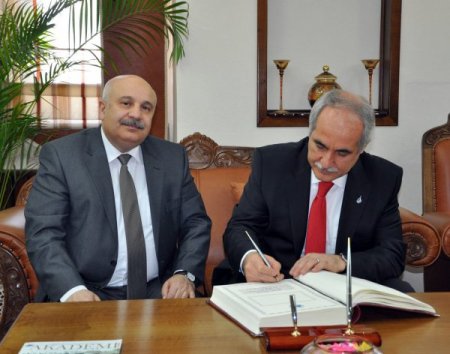 Darülaceze Müessese Müdürü Bayhan, Adıyaman Üniversitesi Rektörü'nü ziyaret etti