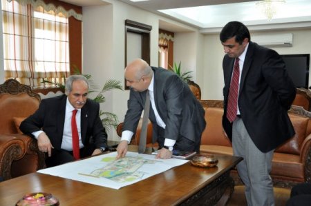 Darülaceze Müessese Müdürü Bayhan, Adıyaman Üniversitesi Rektörü'nü ziyaret etti