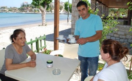 Datça bademinden kahve yapıyorlar