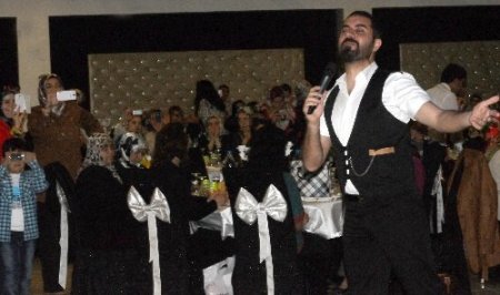 ‘Davetsiz Misafir’ annelerle buluştu