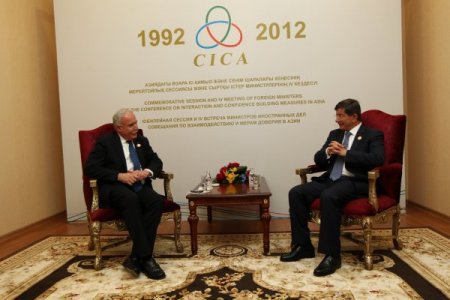 Davtoğlu, Bangladeş ve Filistin dışişleri bakanları ile görüştü