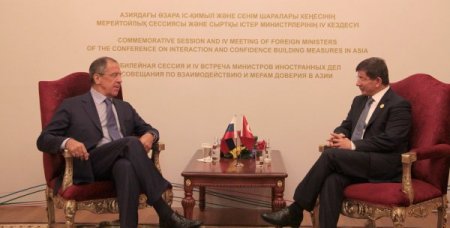 Davtoğlu, Nahyan ve Lavrov ile görüştü