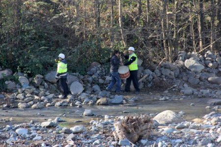 Davullu eylemcinin davulunu deldiler, eylem yarıda kaldı