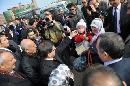 Davutoğlu, Çin'in En Büyük Camisini Ziyaret Etti