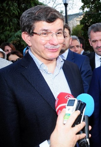 Davutoğlu, Dikilitaş'ı telefonla arayarak geçmiş olsun dileğinde bulundu