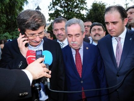 Davutoğlu, Dikilitaş'ı telefonla arayarak geçmiş olsun dileğinde bulundu