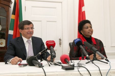 Davutoğlu, Güney Afrikalı Mevkidaşı İle Görüştü