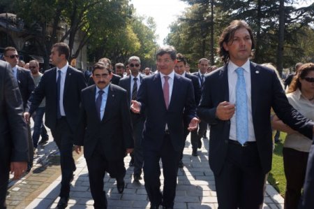 Davutoğlu, Haddad'la köfte yedi