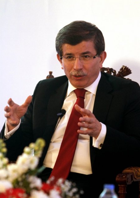 Davutoğlu, Komutanın Nato’ya Devredildiğini Açıkladı