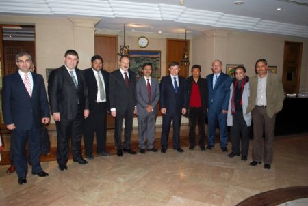 Davutoğlu, Nepal Türk Ticaret Odası Üyeleri İle Görüştü