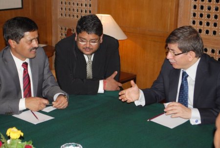 Davutoğlu, Nepal Türk Ticaret Odası Üyeleri İle Görüştü