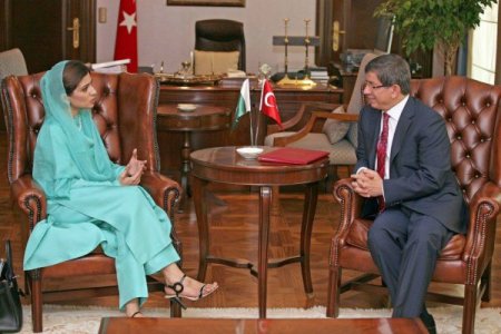 Davutoğlu, Pakistanlı Mevkidaşı İle Görüştü