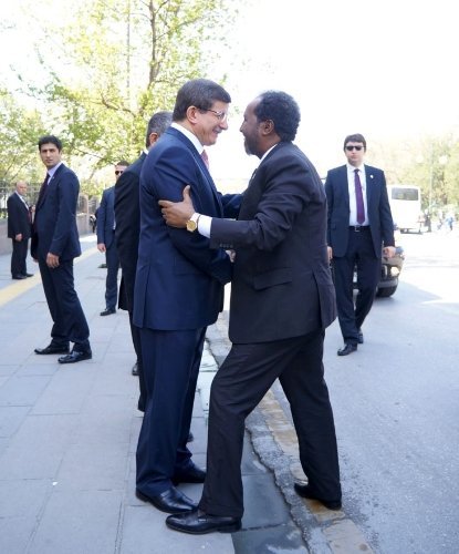 Davutoğlu, Somali ve Somaliland cumhurbaşkanlarıyla bir araya geldi