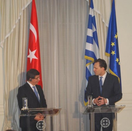 Davutoğlu: Ab'nin Vize Konusundaki Tutumu Derin Hayal Kırıklığına Sebep Oldu