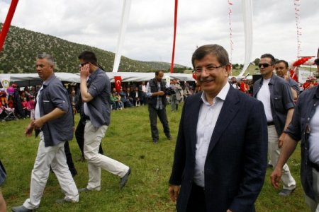 Davutoğlu: Ezelden Ebede Sürecek Bu Topraklardaki Kardeşliğimizi Bozamazlar