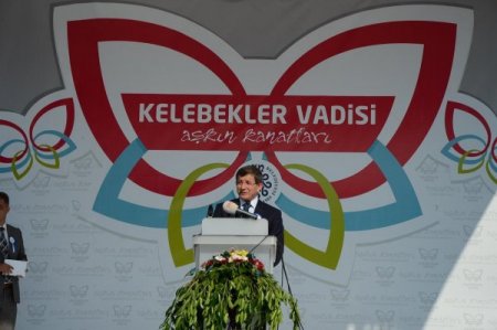 Davutoğlu: Hava sahamızı Suriyeli sivil uçaklara da kapattık