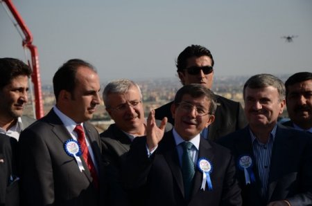 Davutoğlu: Hava sahamızı Suriyeli sivil uçaklara da kapattık