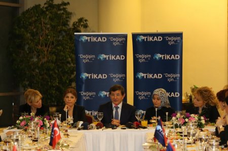 Davutoğlu: Kamplarda bir buçuk yılda 2 bin 904 bebek doğdu