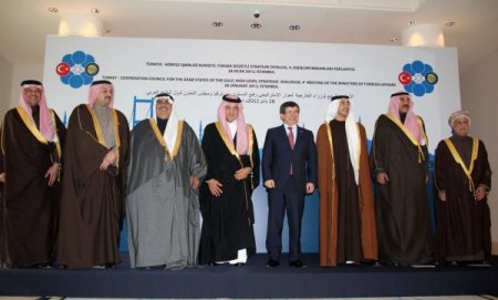 Davutoğlu Suriye’de Kardeş Kanının Durmasını İstiyor