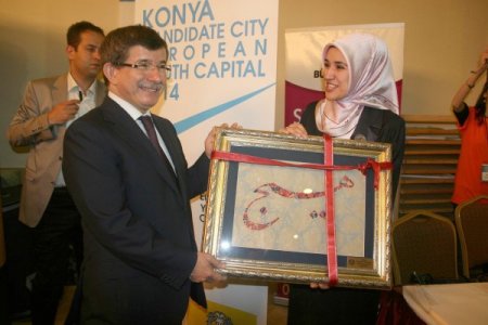 Davutoğlu: Türkiye, Bir Gün Ab'ye Tam Üye Olacak