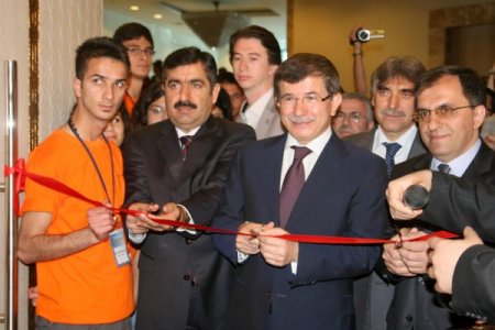 Davutoğlu: Türkiye, Bir Gün Ab'ye Tam Üye Olacak