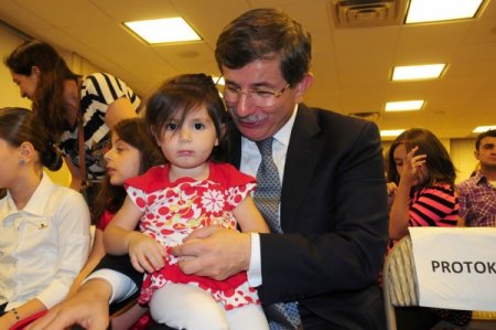 Davutoğlu: Vatanımızı zarara uğratacaklara fırsat vermeyeceğiz