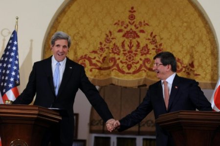 Davutoğlu ve Kerry ortak basın toplantısında İsrail polemiği