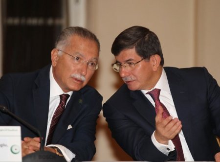 Davutoğlu'ndan İİT İnsan Hakları Komisyonu'na raportör ve müeyyide tavsiyesi