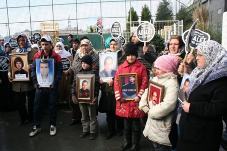 Davutpaşa'daki Patlamada Ölenler, Gözyaşları Arasında Anıldı