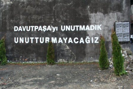 Davutpaşa'daki Patlamada Ölenler, Gözyaşları Arasında Anıldı