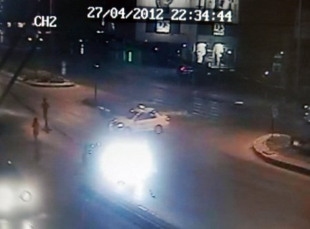 Dedesinin Kırmızı Işıkta Geçmediğini İspatlamak İçin Dedektif Gibi Çalıştı