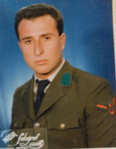 Defalarca çatışmaya giren uzman onbaşı, TSK'da görev yaptığını ispatlayamıyor