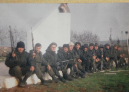 Defalarca çatışmaya giren uzman onbaşı, TSK'da görev yaptığını ispatlayamıyor