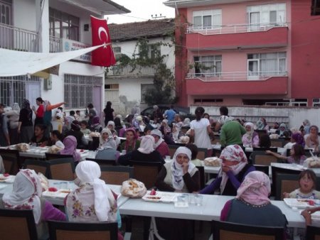 Değirmenli Kadınlar Belediyenin İftar Sofrasında Buluştu