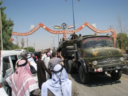 Deir Ez Zor'dan Gövde Gösterisi İle Çekilen Ordu, Geride Sessiz Bir Kent Bıraktı