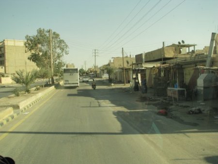 Deir Ez Zor'dan Gövde Gösterisi İle Çekilen Ordu, Geride Sessiz Bir Kent Bıraktı