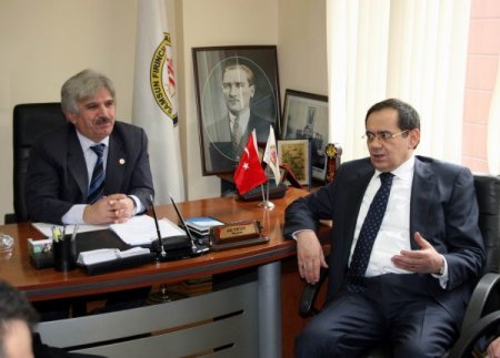 Demir: Biz ekmeği öpüp baş üstüne koyan bir milletiz