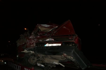 Demir Yığınına Dönen Otomobilden Sağ Çıktılar