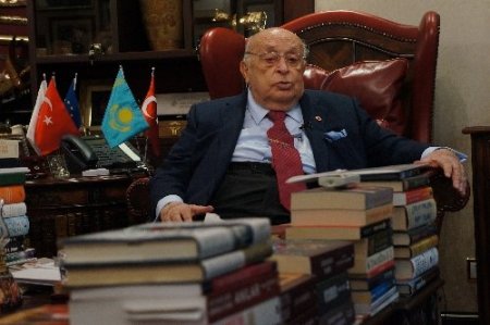 Demirel Cihan'a konuştu: Türkiye paniğe kapılmamalı