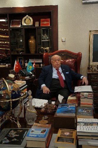 Demirel Cihan'a konuştu: Türkiye paniğe kapılmamalı