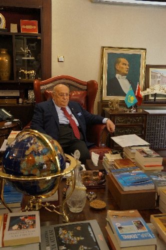 Demirel Cihan'a konuştu: Türkiye paniğe kapılmamalı