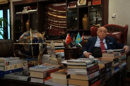 Demirel Cihan'a konuştu: Türkiye paniğe kapılmamalı